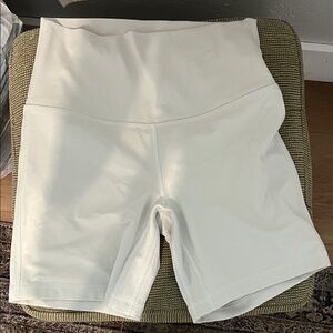 Lululemon Align Shorts Bone 6 inch size6